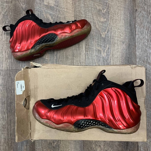 Nike Air Foamposite One Metallic Red 2012 - Picture 2 of 10